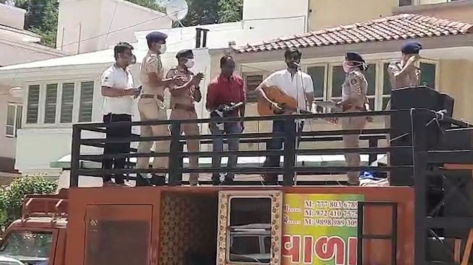 कोरोना कॉन्सर्ट: लॉकडाउन में अहमदाबाद पुलिस का बॉलीवुड वाला आइडिया