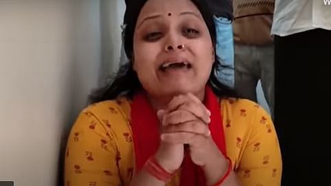 <div class="paragraphs"><p>पुलिस सवालों के घेरे</p></div>
