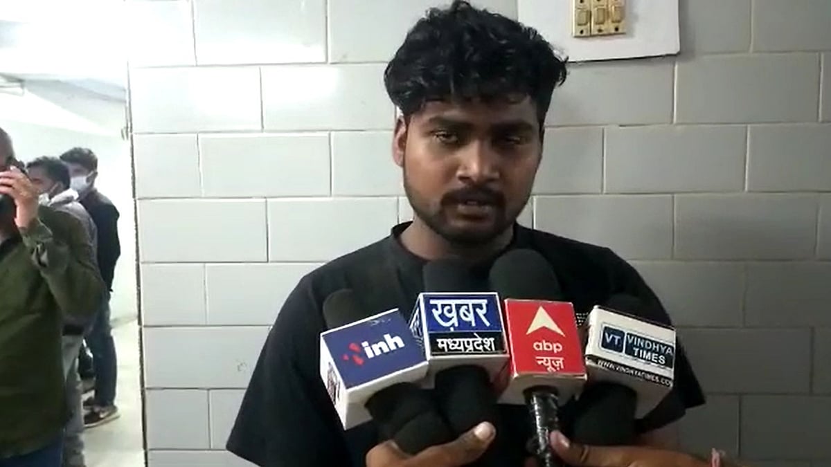 <div class="paragraphs"><p>एमपी: रीवा में मजदूरी मांगने गए शख्स का हाथ काटने का आरोप</p></div>