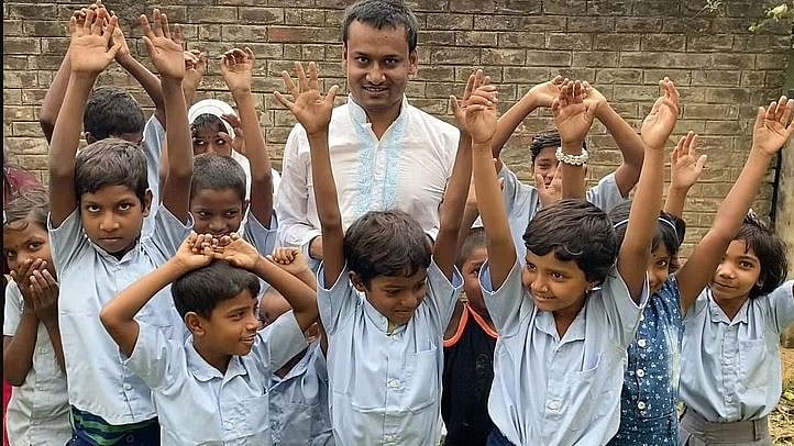 <div class="paragraphs"><p>'शिक्षा ही मानव का सच्चा धर्म ' बाबर अली</p></div>