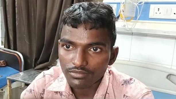 <div class="paragraphs"><p>एटा: पुलिस पर पीड़ित को थाने ले जाकर प्राइवेट पार्ट में करेंट लगाने का आरोप</p></div>