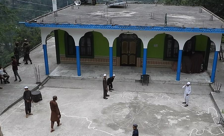 <div class="paragraphs"><p>Madrasa controversy:कश्मीर में मौजूद एक मदरसा</p></div>