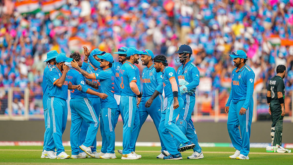 <div class="paragraphs"><p>IND vs PAK: रोहित की तूफानी पारी, भारत ने पाकिस्तान को एकतरफा 'रौंदा', 7 विकेट से जीत</p></div>