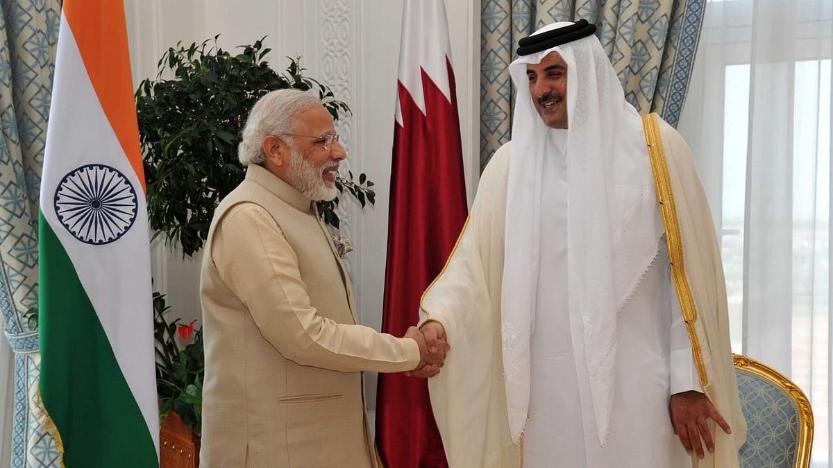 <div class="paragraphs"><p>2015 में अमीर की भारत यात्रा के दौरान नरेंद्र मोदी के साथ शेख तमीम बिन हमद अल थानी</p></div>