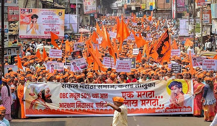 <div class="paragraphs"><p>मराठा आरक्षण आंदोलन: बीजेपी, एनसीपी और शिवसेना का सियासी गणित</p></div>