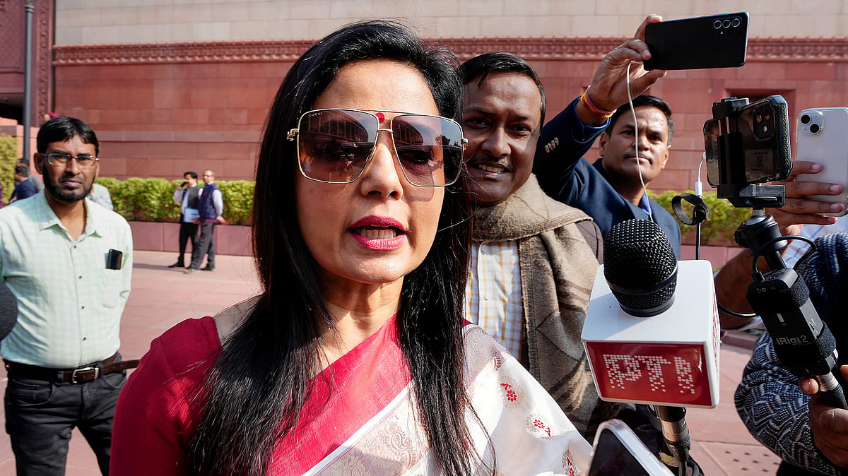 <div class="paragraphs"><p>Mahua Moitra expelled from parliament</p></div>