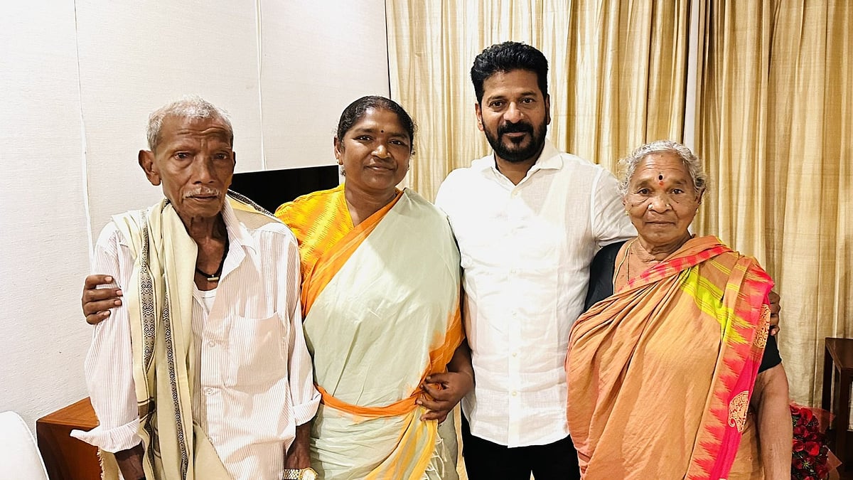 <div class="paragraphs"><p><a href="https://hindi.thequint.com/news/politics/women-candidates-performance-in-5-states-assembly-elections-madhya-pradesh-rajasthan-chhattisgarh-rajasthan-mizoram">दानसारी अनसूया </a>'सीताक्का' ने गुरुवार, 7 दिसंबर को&nbsp;मंत्री पद की शपथ ली.</p></div>