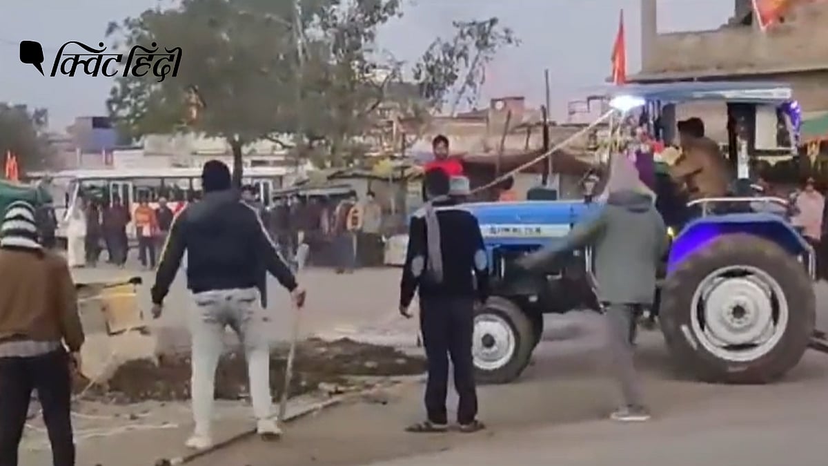<div class="paragraphs"><p>Ujjain में ट्रैक्टर चढ़ाकर सरदार पटेल की मूर्ति गिराई, दो गुटों में पत्थरबाजी और बवाल</p></div>