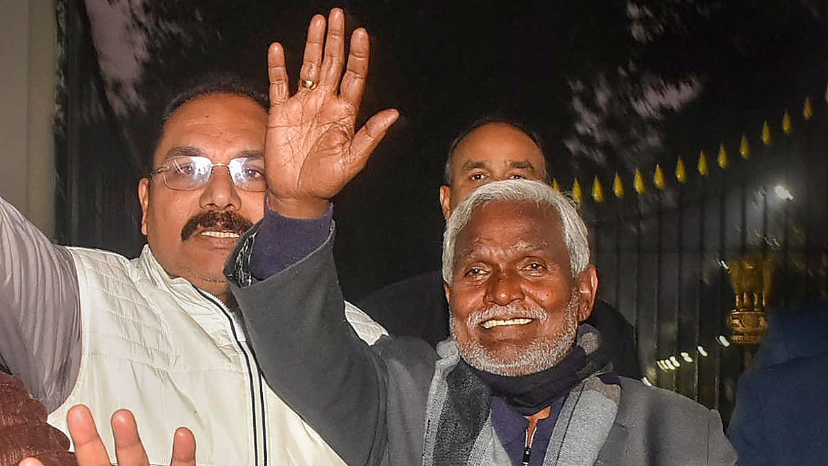 <div class="paragraphs"><p>चंपई सोरेन ने 43 MLA के समर्थन का सबूत दिया</p></div>