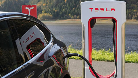 Folksamgruppen säljer hela sitt innehav i Tesla