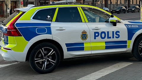 Polisen har frihetsberövat tio misstänkta mordbrännare