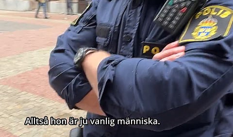 Polisens märkliga uttalande efter att ha vägrat gripa aktivisten som angrep Stegrud (SD): "Hon är ju inte som kungen"