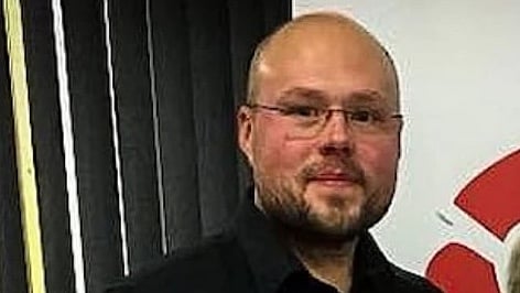 Kommunalrådet Andreas From (S) avgår efter husskandalen.