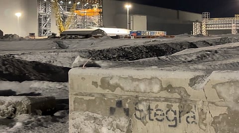 En bygghiss på Stegra går inte hela vägen upp i tornet.