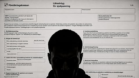 Gängkriminells far hotade vårdpersonal för att få 100-procentig sjukersättning