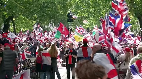 Omkring 60 000 människor samlades i London på lördagen för att protestera mot Labour-regeringens politik.