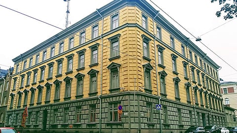 Supo i Helsingfors. Det är här säkerhetsbedömningarna görs som lett till indragna uppehållstillstånd.