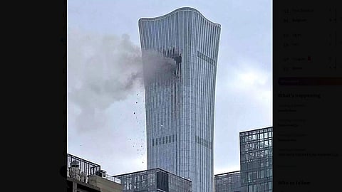 Flygplan kraschade in i Pekings högsta skyskrapa