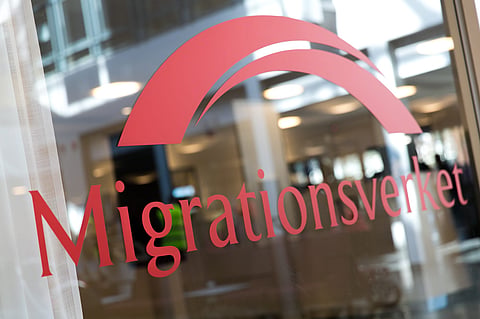 Tandhygienist som avslöjade lögner om migranters ålder fick sparken – trots att Migrationsverket bad om uppgifter