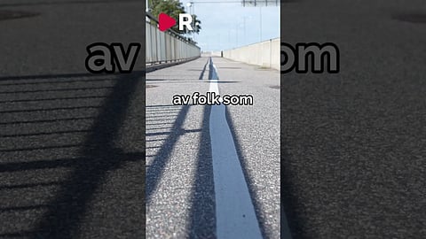 Företaget glömde det viktigaste när cykelvägen fick ny mittlinje!
