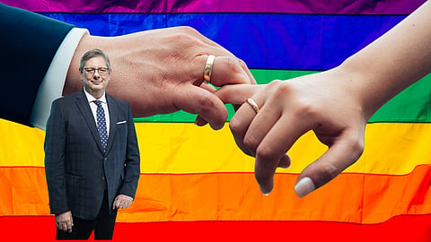 Minister Susko čelí kritike: Po zmene pohlavia zanikne manželstvo.