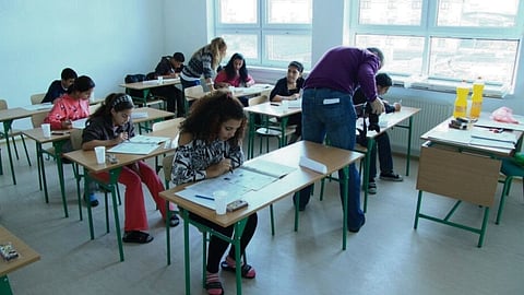 Učitelia rómskych detí čelia vysokému stresu, ukázal výskum SAV