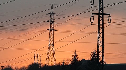 Elektrina naozaj zdražie. ÚRSO už povolil nárast cien o 24 percent. 