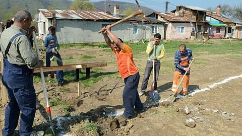 Do sociálnych podnikov, v ktorých pracujú aj Rómovia, pôjde 100 miliónov eur.