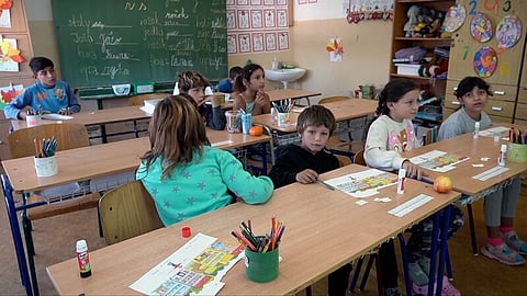 Letné prázdniny sa končia. Do škôl sa v utorok vráti 760-tisíc žiakov