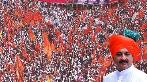 संभाजीराजेंच्या मोर्चाला पाठिंबा देण्यासाठी धुळ्याहून शेकडो मराठा बांधव नाशिककडे रवाना