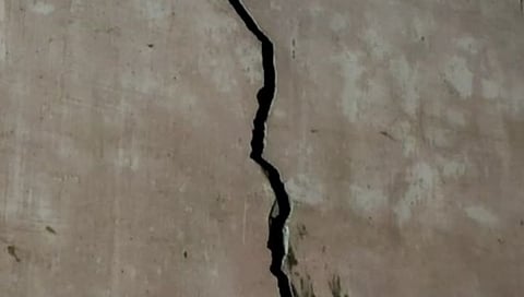 भूकंपाने पालघर पुन्हा हादरले; घरांना तडे 