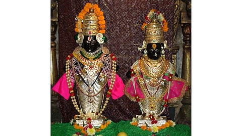 महापूजेसाठी विठ्ठल मंदिरातील 45 कर्मचाऱ्यांचे लसीकरण बंधनकारक