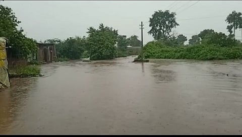 मेळघाट मधील नद्यांनी ओलांडली धोक्याची पातळी