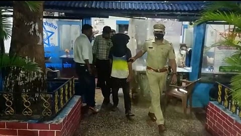 आरोपी महेश तरारे आणि पोलीस