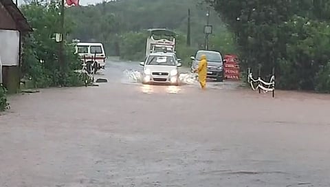 मुसळधार पावसाने महाबळेश्वर-पाचगणीचे रस्ते झाले जलमय!