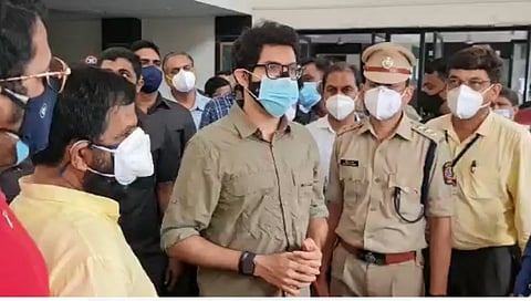 महाडकरांनी आरोग्य तपासणी करून घ्यावी; आदित्य ठाकरेंचे आवाहन
