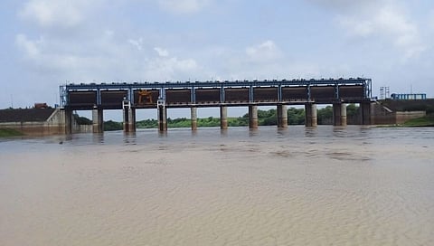 पूर्णा नदीला पूर; घुंगशी बॅरेजचे दहा दरवाजे उघडले