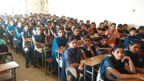 ओमिक्रॉनची धास्ती; मुंबईतील शाळा सुरु करण्याचा निर्णय लांबणीवर पडण्याची शक्यता