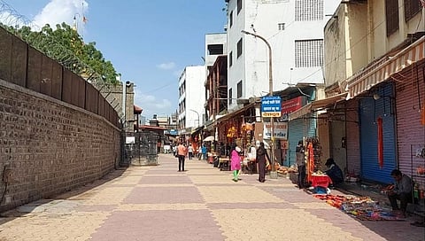 साईबाबांच्या शिर्डीत सर्वत्र शुकशुकाट... 