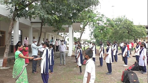 dhule school open