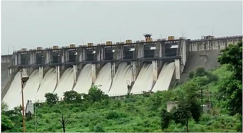 पुर्णा धरणाचे सर्वच दरवाजे उघडले; धरणालगतच्या गावांना सतर्कतेचा इशारा