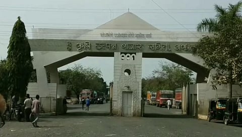 अकोला बाजार समिती अनिश्चित काळासाठी बंद; करोडोंचे व्यवहार ठप्प