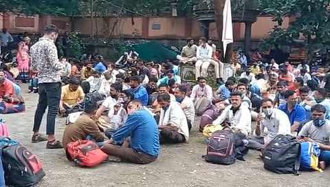पुण्यातील जिल्हाधिकारी कार्यालयावर होमगार्डचा मोर्चा