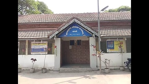 लेखाधिकारी कार्यालयात दोन लाचखोरांना रंगेहाथ पकडले