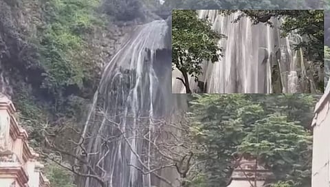 धबधब्याने खुलले मुक्तागिरीचे सौंदर्य !
