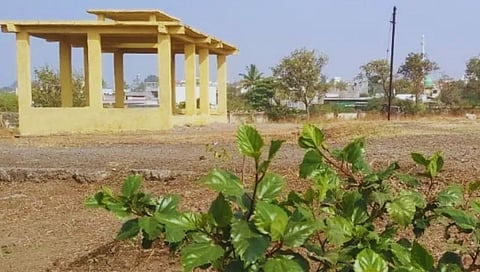 मृतदेहाची अवहेलना! अर्धवट जाळला कोरोनाग्रस्त रुग्ण