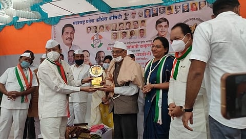 काँग्रेसतर्फे क्रांतिवीर शिरीषकुमार यांना अभिवादन 