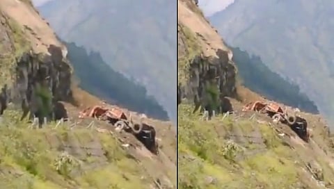 किन्नौर: हायवेवर कोसळली दरड; प्रवाश्यांसह बस ढिगाऱ्याखाली