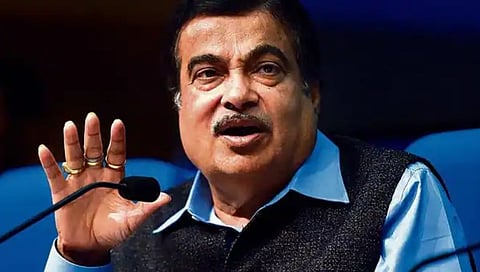 'त्या' ठेकेदारांना तातडीने काळ्या यादीत टाका - नितीन गडकरींच्या अधिकाऱ्यांना सुचना