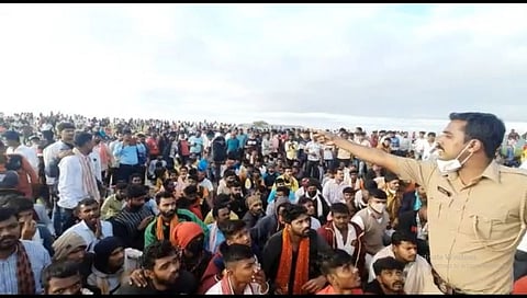 gopichand padalkar at bullock cart race venue